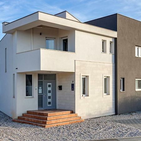 Apartments Peti Пула Екстериор снимка