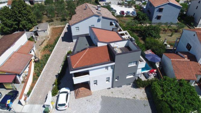 Apartments Peti Пула Екстериор снимка