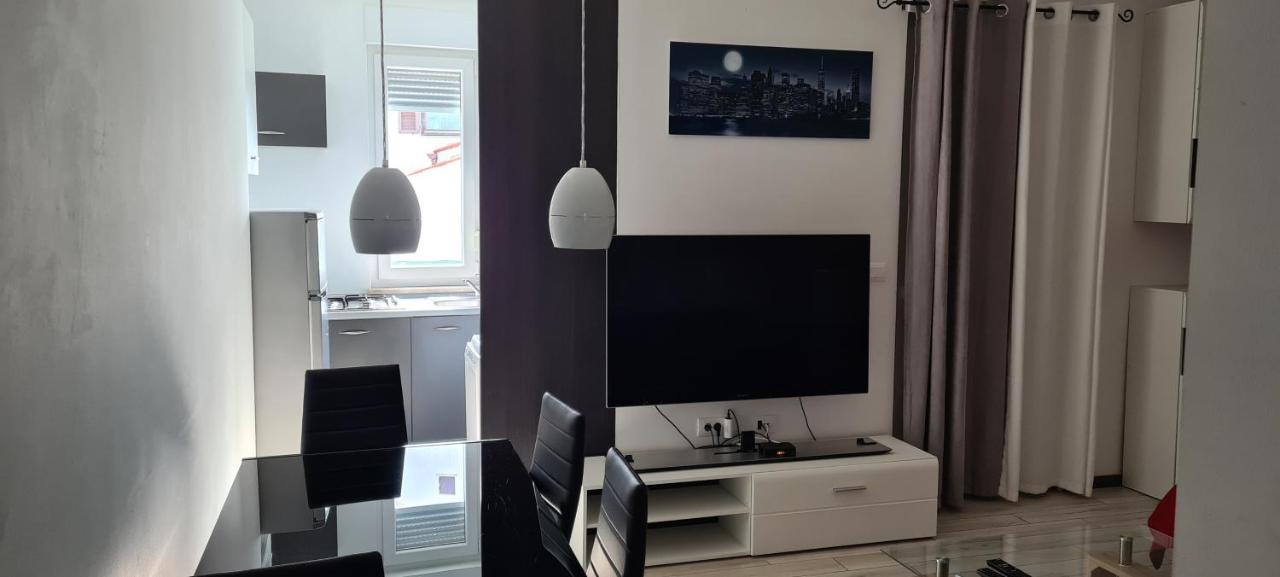 Apartments Peti Пула Екстериор снимка