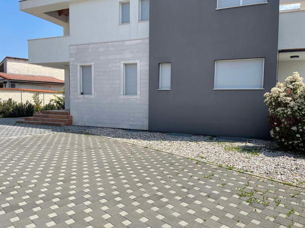 Apartments Peti Пула Екстериор снимка
