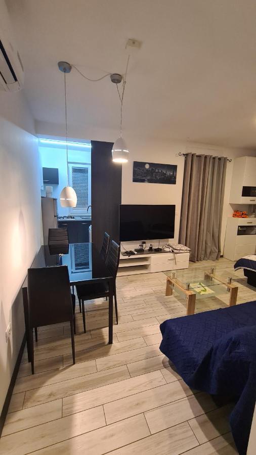 Apartments Peti Пула Екстериор снимка