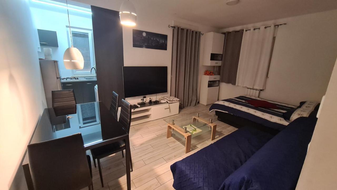 Apartments Peti Пула Екстериор снимка
