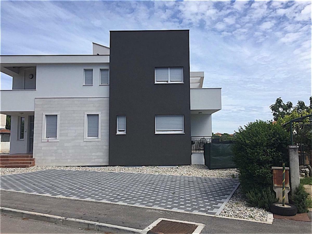 Apartments Peti Пула Екстериор снимка
