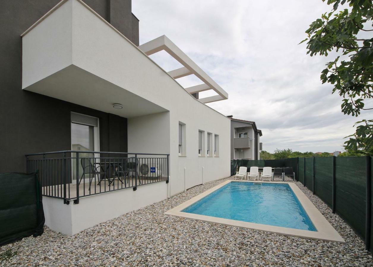 Apartments Peti Пула Екстериор снимка
