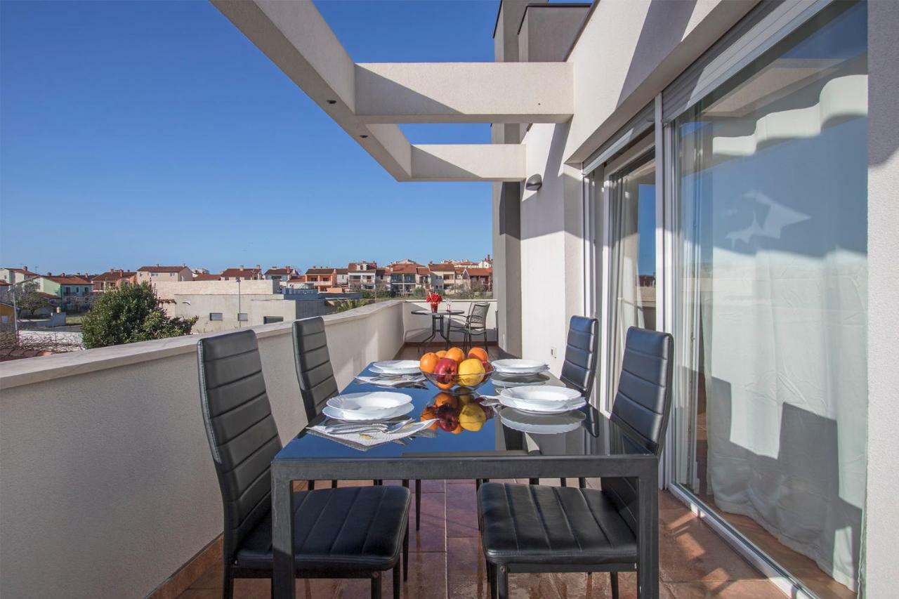 Apartments Peti Пула Екстериор снимка