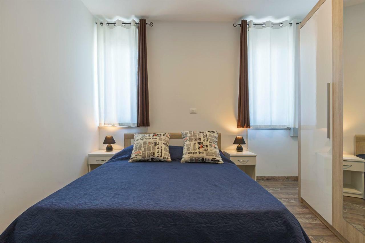 Apartments Peti Пула Екстериор снимка
